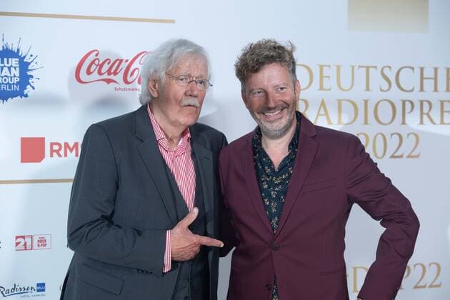 Carlo von TIEDEMANN, presenter, Thorsten SCHORN, presenter, red carpet, red carpet show, arrival, arrival, German Radio Award 2022 ceremony in Hamburg on 08 09 2022,