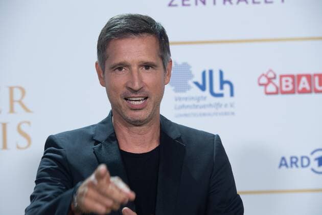 Andreas TUERCK, presenter red carpet, red carpet show, arrival, arrival, award ceremony of the German Radio Award 2022 in Hamburg on 08 09 2022,