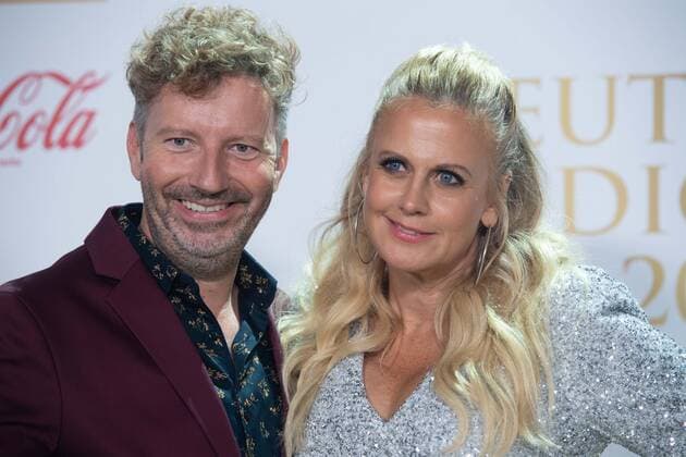 Presenter Barbara SCHOENEBERGER, Schöneberger, presenter Thorsten SCHORN, red carpet, red carpet show, arrival, arrival, German Radio Award 2022 ceremony in Hamburg on 08 09 2022,