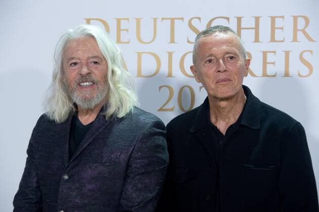 Roland ORZABAL and Curt SMITH, TEARS FOR FEARS, music group, red carpet, red carpet show, arrival, arrival, German Radio Award 2022 ceremony in Hamburg on 08 09 2022,