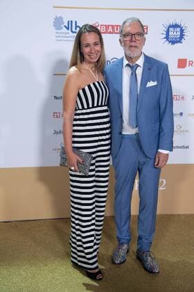 Wolfgang TREPPER, Kasbarettist, with Kirstin TIEMANN, red carpet, red carpet show, arrival, arrival, award of the German radio award 2022 in Hamburg on 08 09 2022,