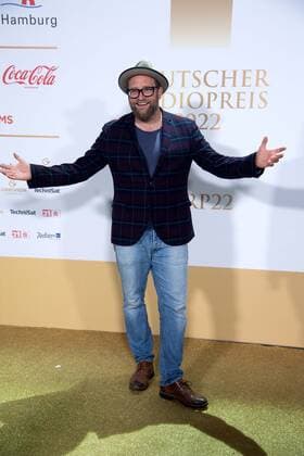 Gregor MEYLE, singer, musician, Roland KAISER, musician, singer, red carpet, red carpet show, arrival, arrival, German Radio Award 2022 ceremony in Hamburg on 08 09 2022,
