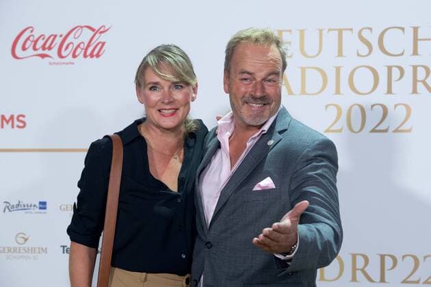 Till DEMTROEDER, actor, with Stefanie MILLAT, red carpet, red carpet show, arrival, arrival, German Radio Award 2022 ceremony in Hamburg on 08 09 2022,