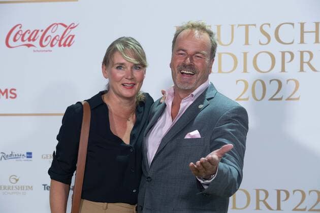 Till DEMTROEDER, actor, with Stefanie MILLAT, red carpet, red carpet show, arrival, arrival, German Radio Award 2022 ceremony in Hamburg on 08 09 2022,