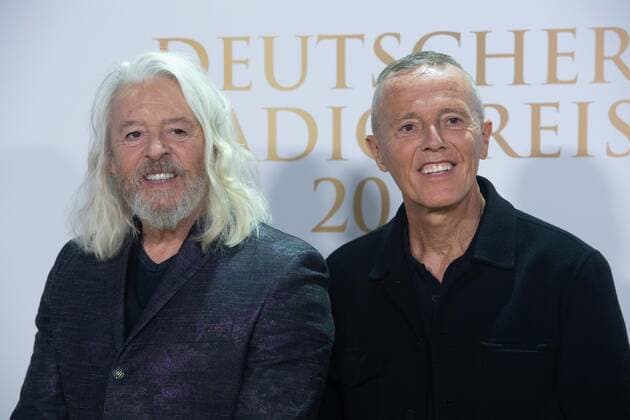 Roland ORZABAL and Curt SMITH, TEARS FOR FEARS, music group, red carpet, red carpet show, arrival, arrival, German Radio Award 2022 ceremony in Hamburg on 08 09 2022,
