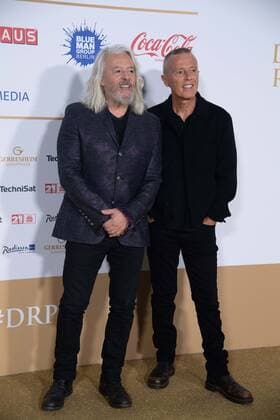 Roland ORZABAL and Curt SMITH, TEARS FOR FEARS, music group, red carpet, red carpet show, arrival, arrival, German Radio Award 2022 ceremony in Hamburg on 08 09 2022,