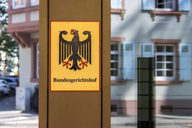 Justiz, Symbolfotos Der Bundesgerichtshof BGH in Karlsruhe ist das oberste Gericht der Bundesrepublik Deutschland auf dem Gebiet der ordentlichen Gerichtsbarkeit und damit letzte Instanz in Zivil- und Strafverfahren. 06.09.2022: Europa, Deutschland, Baden-Württemberg, Karlsruhe. *** The Federal Court of Justice (BGH) in Karlsruhe is the highest court of the Federal Republic of Germany in the field of ordinary jurisdiction and thus the court of last resort in civil and criminal proceedings 06 09 2022 Europe, Germany, Baden Württemberg, Karlsruhe