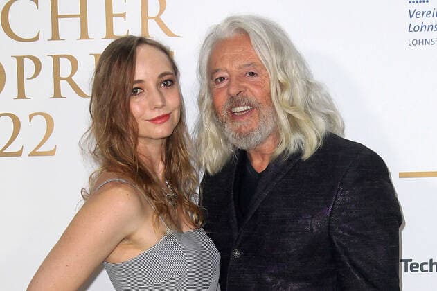 Tears for Fears singer Roland Orzabal with his wife Emily Rath at the German Radio Award ceremony on 8 09 2022 in Hamburg German Radio Award 2022 ceremony in Hamburg