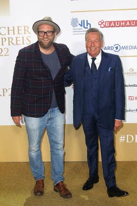 Gregor Meyle and Roland Kaiser at the award ceremony German Radio Award on 8 09 2022 in Hamburg German Radio Award 2022 award ceremony in Hamburg