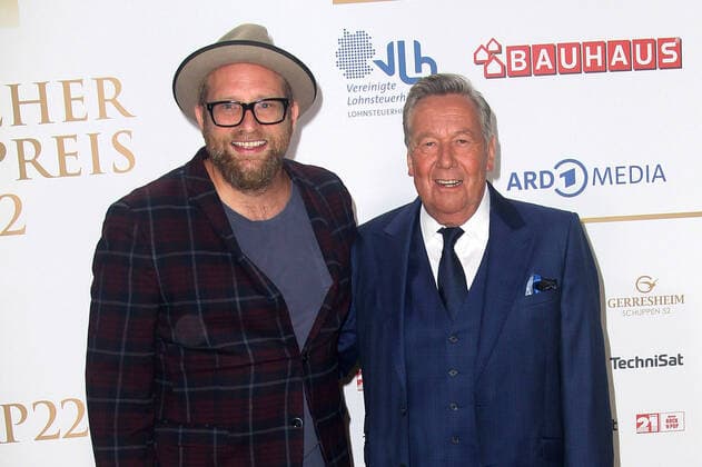Gregor Meyle and Roland Kaiser at the award ceremony German Radio Award on 8 09 2022 in Hamburg German Radio Award 2022 award ceremony in Hamburg