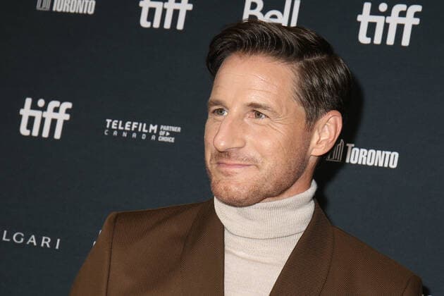 47eme Festival International du Film de Toronto. 47th Toronto International Film Festival. Red carpet of « The handmaid s tale ». Sam Jaeger. 283844 2022-09-08 Toronto Canada  Copyright: xIsabellexVautierx xStarfacex STAR_283844_005