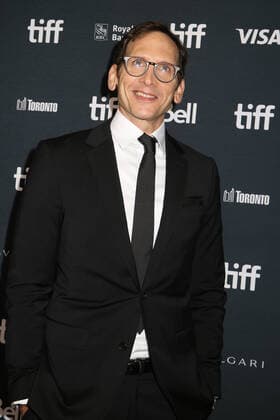 47eme Festival International du Film de Toronto. 47th Toronto International Film Festival. Red carpet of « The handmaid s tale ». Stephen Kunken. 283844 2022-09-08 Toronto Canada  Copyright: xIsabellexVautierx xStarfacex STAR_283844_030