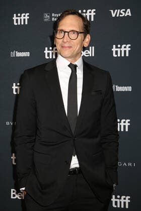 47eme Festival International du Film de Toronto. 47th Toronto International Film Festival. Red carpet of « The handmaid s tale ». Stephen Kunken. 283844 2022-09-08 Toronto Canada  Copyright: xIsabellexVautierx xStarfacex STAR_283844_034