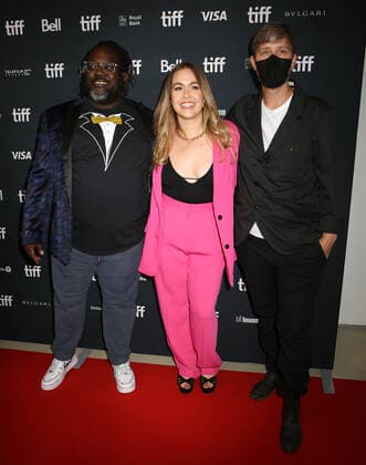 47eme Festival International du Film de Toronto. 47th Toronto International Film Festival. Red carpet of « The handmaid s tale ». Writer Jay Holtham, writer Katherine Collins and producer Nika Castillo. 283844 2022-09-08 Toronto Canada  Copyright: xIsabellexVautierx xStarfacex STAR_283844_040