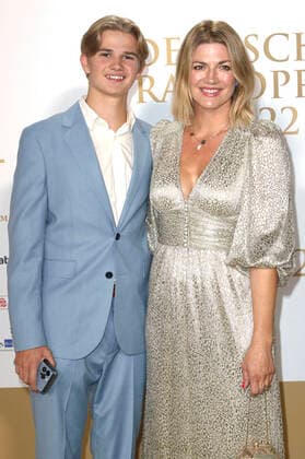 Nina Bott with her son Lennox König at the German Radio Award 2022 ceremony at Schuppen 52 Hamburg, 08 09 2022 Foto:xC.xTamckex xFuturexImage