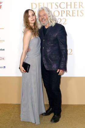 Roland Orzabal of Tears for Fears with wife Emily Rath at the German Radio Award 2022 ceremony at Schuppen 52 Hamburg, 08 09 2022 Foto:xC.xTamckex xFuturexImage