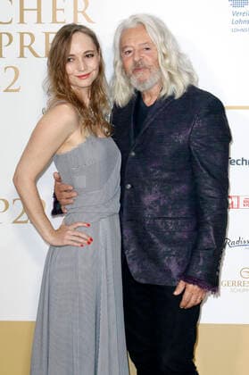 Roland Orzabal of Tears for Fears with wife Emily Rath at the German Radio Award 2022 ceremony at Schuppen 52 Hamburg, 08 09 2022 Foto:xC.xTamckex xFuturexImage