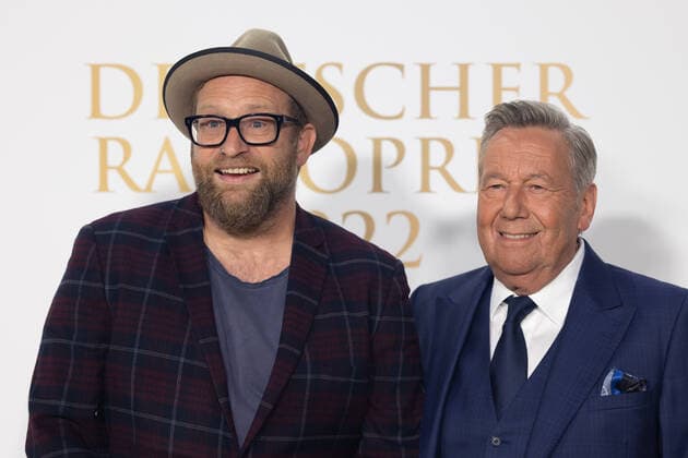 Gregor Meyle and Roland Kaiser at the award ceremony German Radio Award on 8 09 2022 in Hamburg Brunsb?ttel River Loft Hotel Schleswig Holstein Germany DJR56656