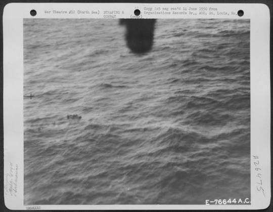 Attack Of A German Submarine By A Plane Of The 479Th Anti Submarine Group Somewhere In The North Sea. July 1943. Copyright: xpiemagsx nawwmilpie06092022-6634 !ACHTUNG AUFNAHMEDATUM GESCHÄTZT!