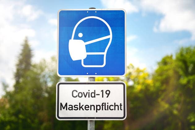 10 September 2022: Mask compulsory, sign saying wear a mask - Covid-19 coronavirus compulsory to wear a mask symbol picture PHOTOMONTAGE