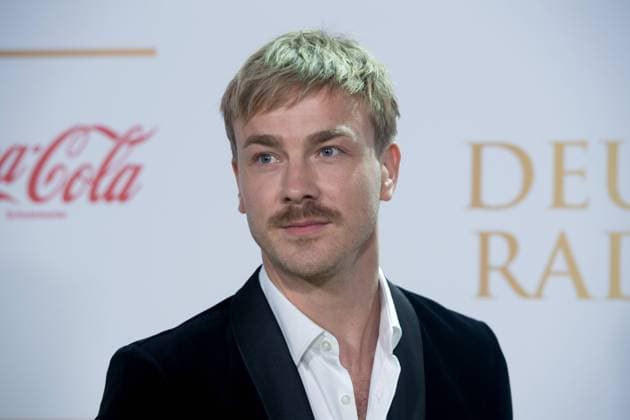 Albrecht SCHUCH, actor, red carpet, red carpet show, arrival, arrival, German Radio Award 2022 ceremony in Hamburg on 08 09 2022,