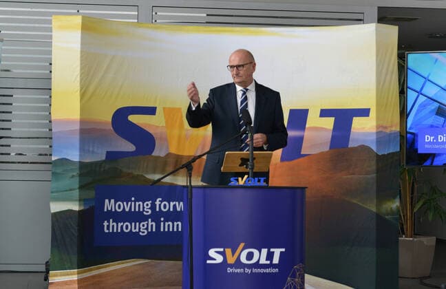 09.09.2022 - SVOLT baut in Brandenburg weitere Batteriezellfabrik für den europäischen Markt. Übernahme des Vestas-Geländes in Lauchhammer. Dr. Dietmar Woidke, Ministerpräsident Brandenburg *** Local Caption *** SVOLT baut in Brandenburg weitere Batteriezellfabrik für den europäischen Markt. SVOLT baut in Brandenburg Batteriezellfabrik SVOLT baut in Brandenburg weitere Batteriezellfabrik für den europäischen Markt SVOLT baut in Brandenburg weitere Batteriezellfabrik für den europäischen Markt *** 09 09 2022 SVOLT builds further battery cell factory for the European market in Brandenburg Takeover of the Vestas site in Lauchhammer Dr Dietmar Woidke, Minister-President of Brandenburg Local Caption SVOLT builds further battery cell factory for