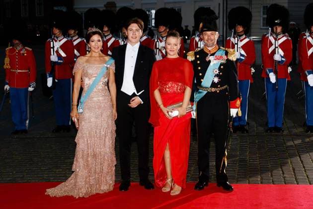10-09-2022 Denmark Danish royal family attend a gala in connection of the Queen her 50th jubilee at the Kongelige theater in Copenhagen. Princess Mary and Prince Frederik and Prince Christian and Princess Isabella Â  Copyright: xPPEx
