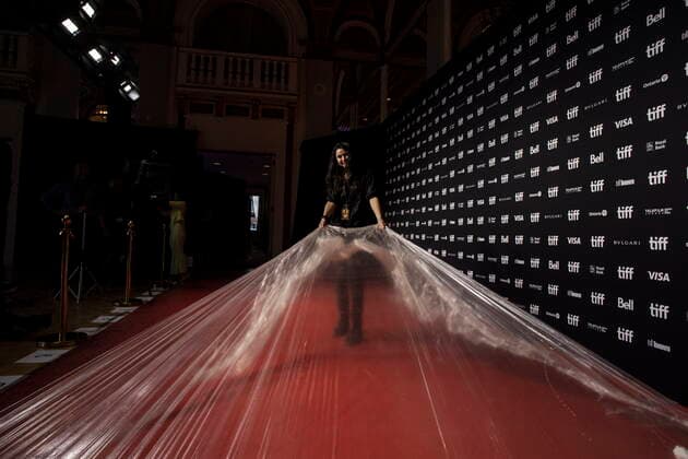 September 11, 2022, Toronto, ON, CAN: The wrap is pulled off the red carpet ahead of the Toronto International Film Festival s Tribute Award on Sunday September 11, 2022. Toronto CAN  - ZUMAc35_ 20220911_zaf_c35_185 Copyright: xChrisxYoungx