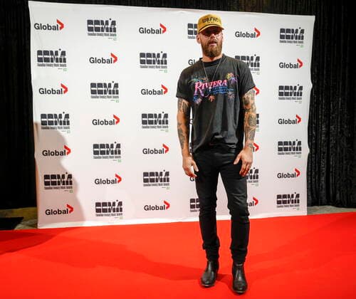 September 11, 2022, Calgary, AB, CANADA: Andrew Hyatt poses on the red carpet at the Canadian Country Music Awards in Calgary, Alta., Sunday, Sept. 11, 2022. Calgary CANADA  - ZUMAc35_ 20220911_zaf_c35_327 Copyright: xJeffxMcintoshx