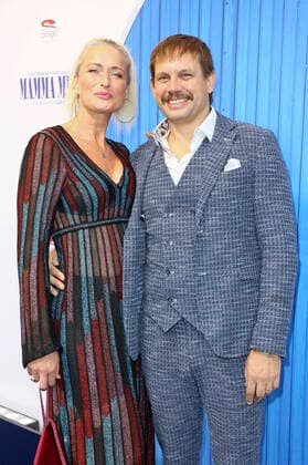 Eva Mona Rodekirchen mit Ehemann Bjorn Geske bei der Premiere des Musicals Mamma Mia! im Stage Theater Neue Flora. Hamburg, 11.09.2022 *** Eva Mona Rodekirchen with husband Bjorn Geske at the premiere of the musical Mamma Mia at Stage Theater Neue Flora Hamburg, 11 09 2022 Foto:xgbrcix xFuturexImage