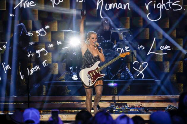 September 11, 2022, Calgary, AB, CANADA: Lindsay Ell performs at the Canadian Country Music Awards in Calgary, Alta., Sunday, Sept. 11, 2022. Calgary CANADA  - ZUMAc35_ 20220911_zaf_c35_348 Copyright: xJeffxMcintoshx