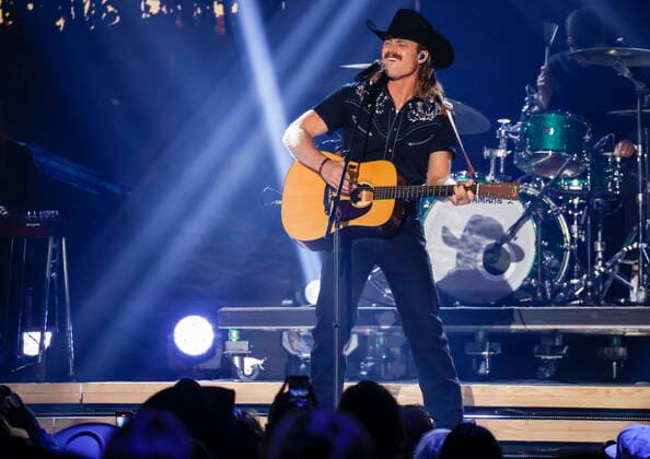 September 11, 2022, Calgary, AB, CANADA: Jade Eagleson performs at the Canadian Country Music Awards in Calgary, Alta., Sunday, Sept. 11, 2022. Calgary CANADA  - ZUMAc35_ 20220911_zaf_c35_352 Copyright: xJeffxMcintoshx