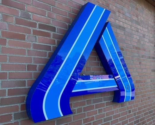 Schild des Lebensmittel-Discounters ALDI *** Sign of the food discounter ALDI Copyright: xmix1xPhotosx