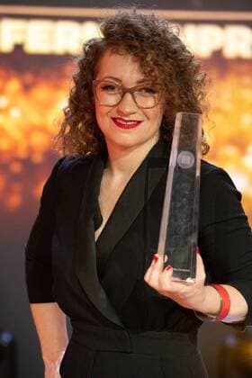 Prize winner Janine DAUTERICH Red carpet, Red Carpet Show, Arrival, Arrival, German Television Award, The Night of the Creatives The German Television Award 2022, German Television Award 2022 in Cologne, on 13 09 2022