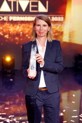 Set designer Petra Albert, winner in the category Best Set Fiction, at the German Television Award ceremony at Die Nacht der Kreativen Der Deutsche Fernsehpreis 2022 Cologne, 13 09 2022 NRW Germany Copyright: xChristophxHardtx