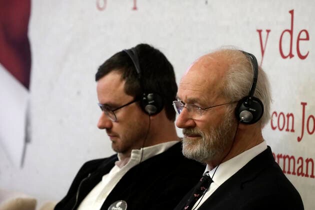 News Bilder des Tages Mexiko, Diskussionsrunde Dialogues for Freedom mit Vater von Julian Assange September 12, 2022, Mexico City, Mexico: John and Gabriel Shipton, father and brother of Julian Assange, participate in Dialogues for Freedom of Thought, Expression and the Press at the Senate of Mexico in Mexico City. on September 12, 2022 in Mexico City, Mexico. Mexico City Mexico - ZUMAe321 20220913_zia_e321_028 Copyright: xLuisxBarronxEyepixxGroupx