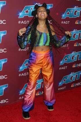 LOS ANGELES - SEP 13: Sarah James at the America s Got Talent Season 17 - Live Show Finale Red Carpet at Pasadena Sheraton Hotel on September 13, 2022 in Pasadena, CA  Copyright: xHutchinsxPhotox xipa-agency.netx x 2022xKathyxHutchinsx xHutchinsx