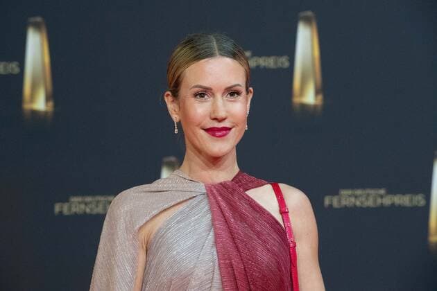 Wolke HEGENBARTH, actress, red carpet, red carpet show, arrival, German Television Award, German Television Award 2022, German Television Award 2022 in Cologne, on 14 09 2022
