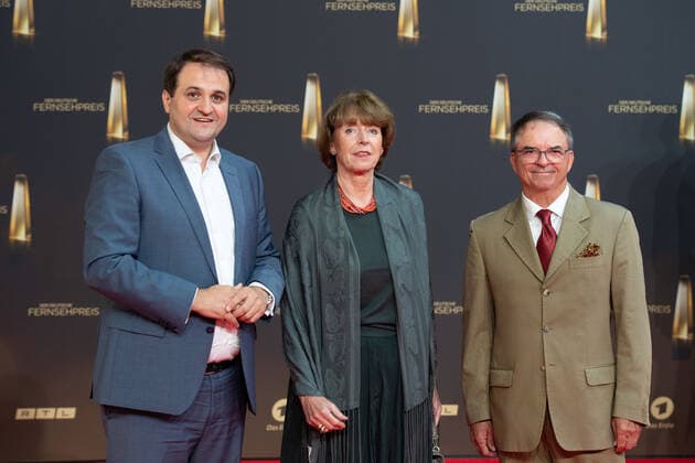 f l Nathanael LIMINSKI, CDU, Minister for Federal and European Affairs, International Affairs and Media and Head of the State Chancellery NRW, Henriette REKER, Mayor of Cologne, husband Perry SOMERS, Red Carpet, Red Carpet Show, Arrival, Arrival, German Television Award, The German Television Award 2022, German Television Award 2022 in Cologne, on 1