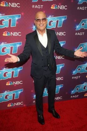 PASADENA, CA - SEPTEMBER 14: Howie Mandel at AmericaÕs Got Talent Season 17 Live Show finale week at the Sheraton Pasadena Hotel on September 14, 2022 in Pasadena, California. Copyright: xFayexSadoux