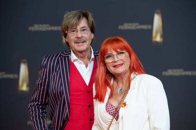 Joerg DRAEGER, presenter, escort not identified red carpet, red carpet show, arrival, arrival, German Television Award ceremony, The Night of the Creatives The German Television Award 2022, German Television Award 2022 in Cologne, on 14 09 2022