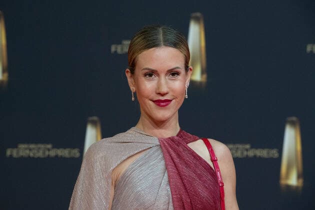 Wolke HEGENBARTH, actress, red carpet, red carpet show, arrival, German Television Award, German Television Award 2022, German Television Award 2022 in Cologne, on 14 09 2022