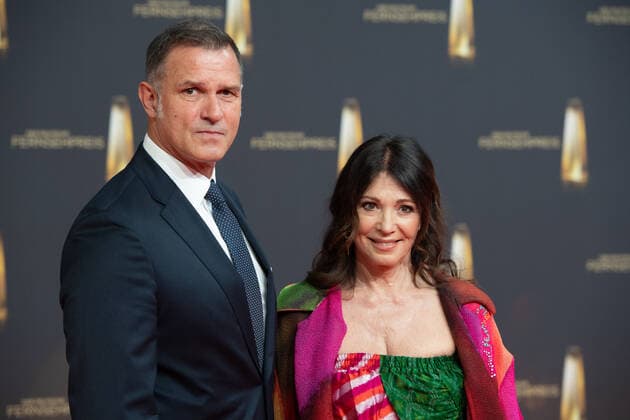Iris BERBEN, actress, and partner Heiko KIESOW, red carpet, red carpet show, arrival, arrival, award of the German Television Award, The German Television Award 2022, German Television Award 2022 in Cologne, on 14 09 2022