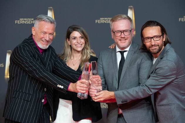 The team of LOL Last One Laughing receives the German Television Award in the category Best Comedy Late Night, German Television Award ceremony, The German Television Award 2022, German Television Award 2022 in Cologne, on 14 09 2022