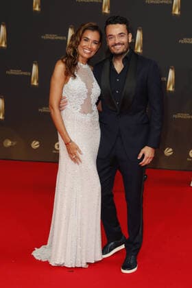 The German Television Award 2021 Jana Ina Zarrella with husband Giovanni Zarrella on the red carpet at the award ceremony The German Television Award The TV highlights of the year on September 14 in the MMC Studios Cologne Copyright: xEventpressxGolejewskix