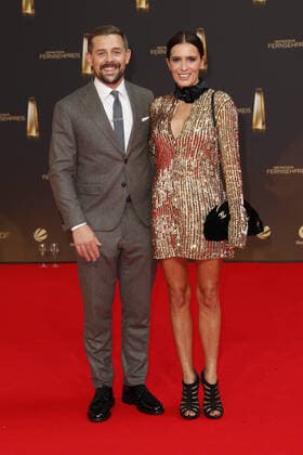The German Television Award 2021 Klaas Heufer circulation with Doris Golpashin on the red carpet at the award ceremony The German Television Award The TV highlights of the year on September 14 in the MMC Studios Cologne Copyright: xEventpressxGolejewskix