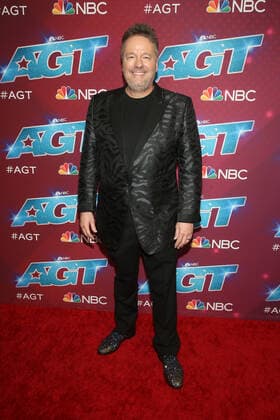 14 September 2022 - Pasadena, California - Terry Fator. Red Carpet For America s Got Talent Season 17 Finale held at Sheraton Pasadena Hotel in Pasadena. Photo Credit: AdMedia 284100 2022-09-14 CA Pasadena Etats-Unis  Copyright: xAdMediax STAR_284100_056