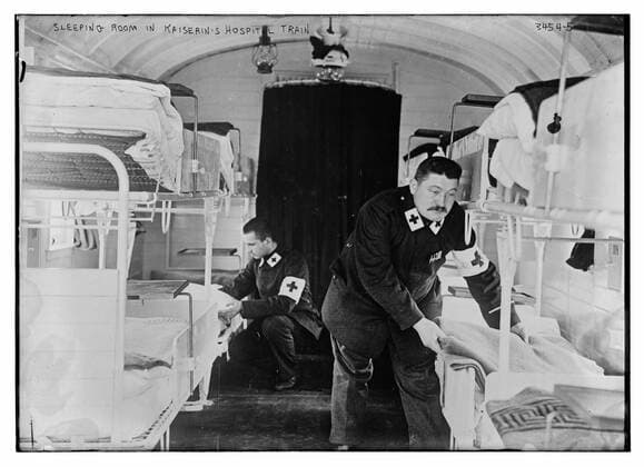 Sleeping room in Kaiserin s Hospital Train Copyright: xpiemagsx bainloctpie08092022-20081 !ACHTUNG AUFNAHMEDATUM GESCHÄTZT!