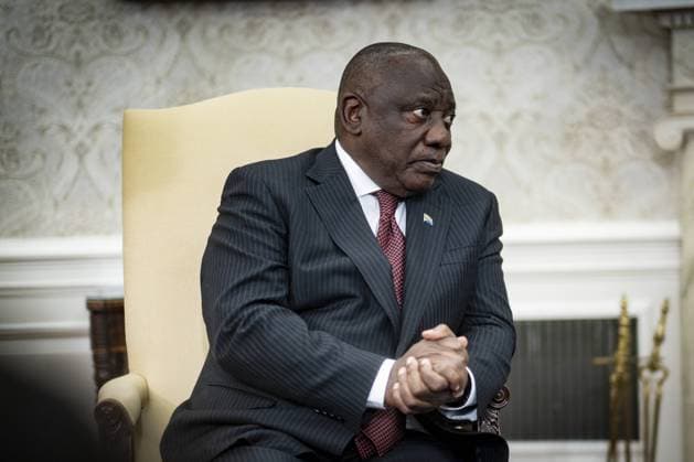 President Joseph Biden (not shown) holds a bilateral meeting with South African President Cyril Ramaphosa in the Oval Office of the White House in Washington, D.C., on Friday, Sept. 16, 2022. The two presidents reaffirmed the importance of our enduring partnership, and discussed their work together to address regional and global challenges. Pool  WASP202209161611 PetexMarovich