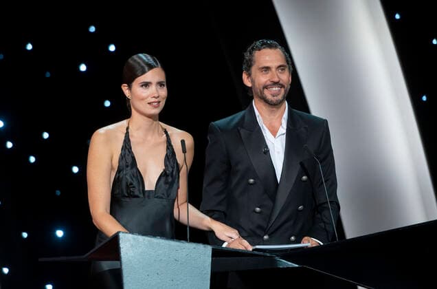 Opening Gala Of The San Sebastian Film Festival 2022 Actor Paco Leon and actress Loreto Mauleon during the opening gala of the San Sebastian Film Festival 2022 at the Kursaal, September 16, 2021, San Sebastian, Guipuzkoa, Basque Country, (Spain). From today until next Saturday, September 24, San Sebastian dresses up to host the 70th edition of Zinemaldia, the most famous Spanish film festival. One example is the French actress Juliette Binoche, to whom the festival has dedicated its official poster this year and who will attend, for the fourth time in its history, to receive one of the Donostia awards. San Sebastian Spain Spain Copyright: xAlbertoxOrtegax originalFilename: agency-openingg220916_npmgq.jpg